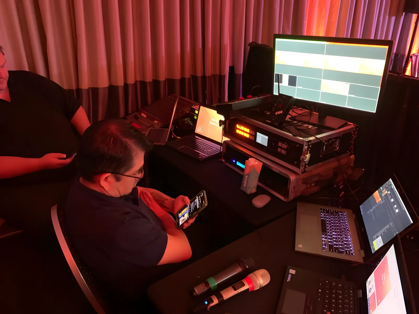 Equipos de sonido de CHS Company en un evento