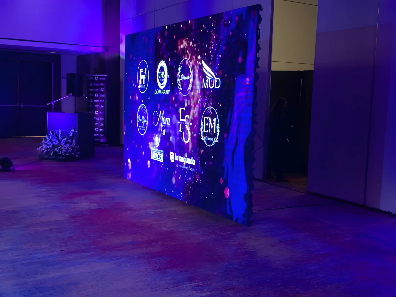 Pantalla montada por CHS Company para un evento