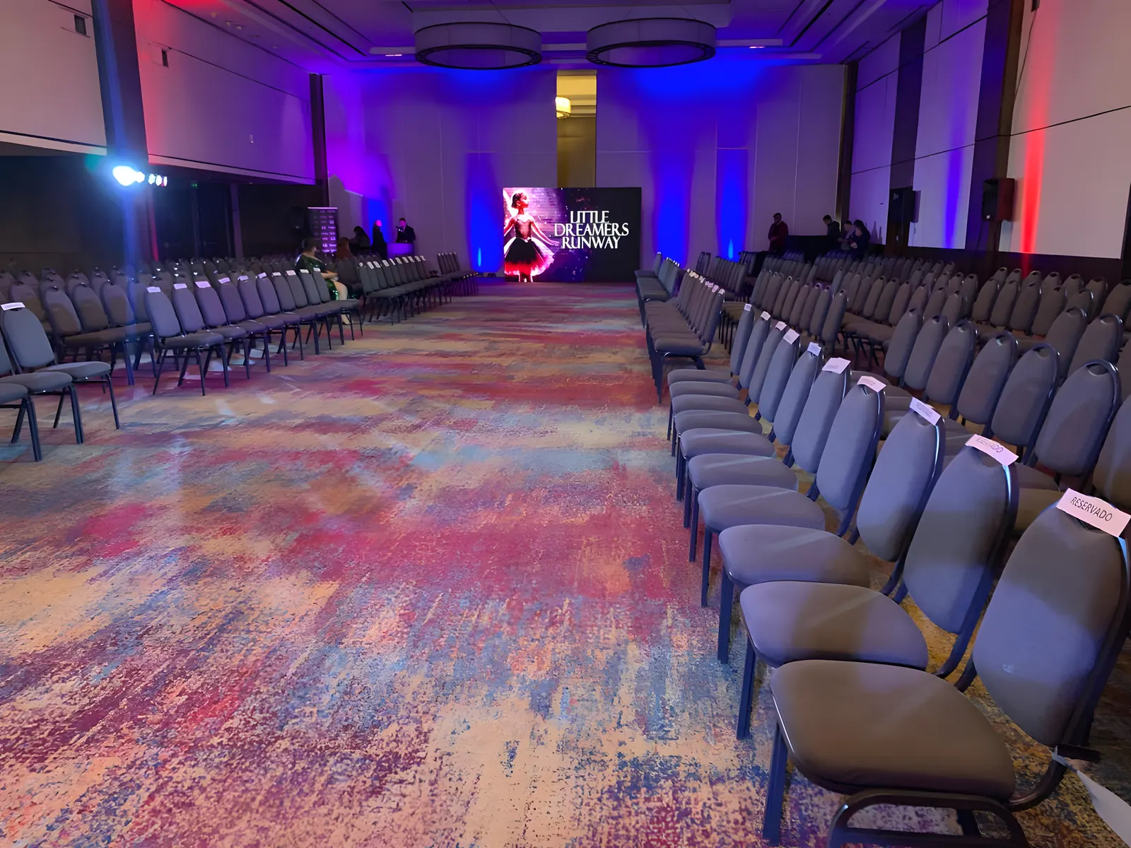 Pantalla montada por CHS Company para un evento