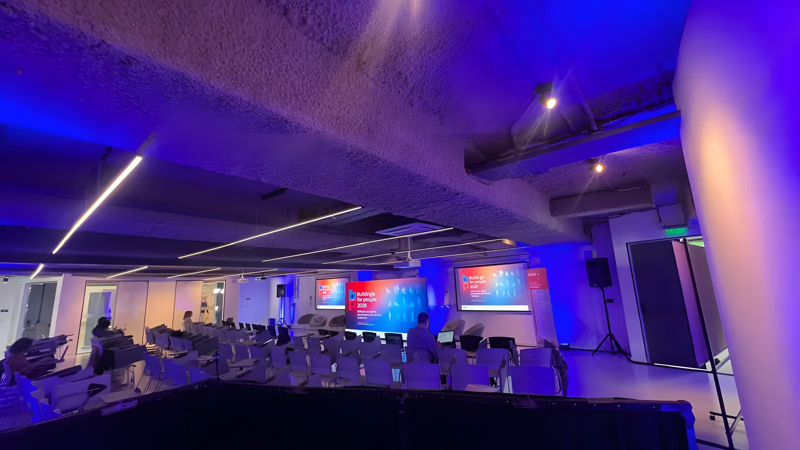 Pantalla montada por CHS Company para un evento